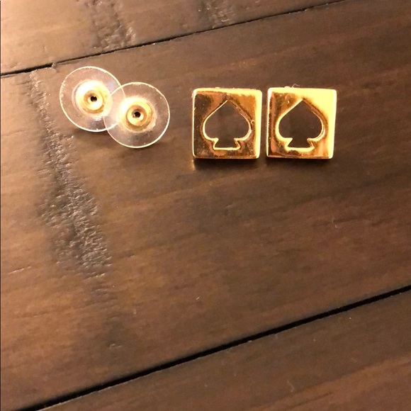 Kate Spade gold spade earrings - Picture 1 of 3